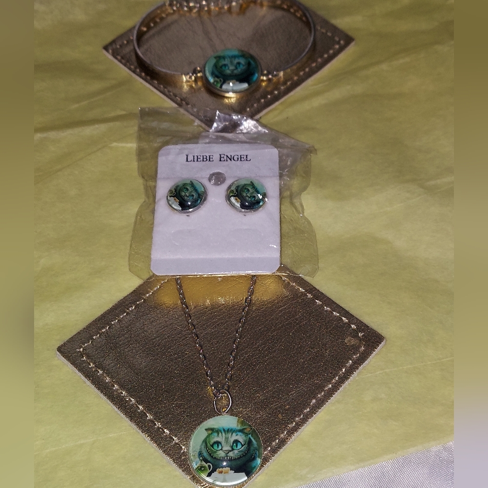 Cheshire Cat Jewelry Set
